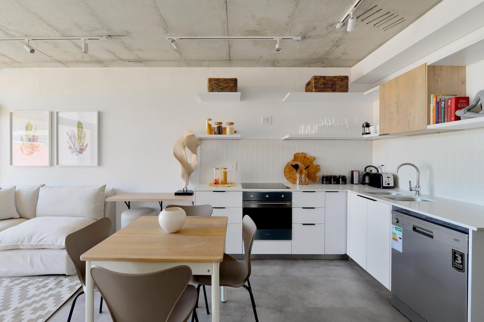 Six On N - Fluent Serviced Apartments Cape Town Room photo